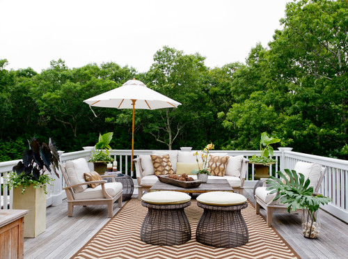 Beach style deck