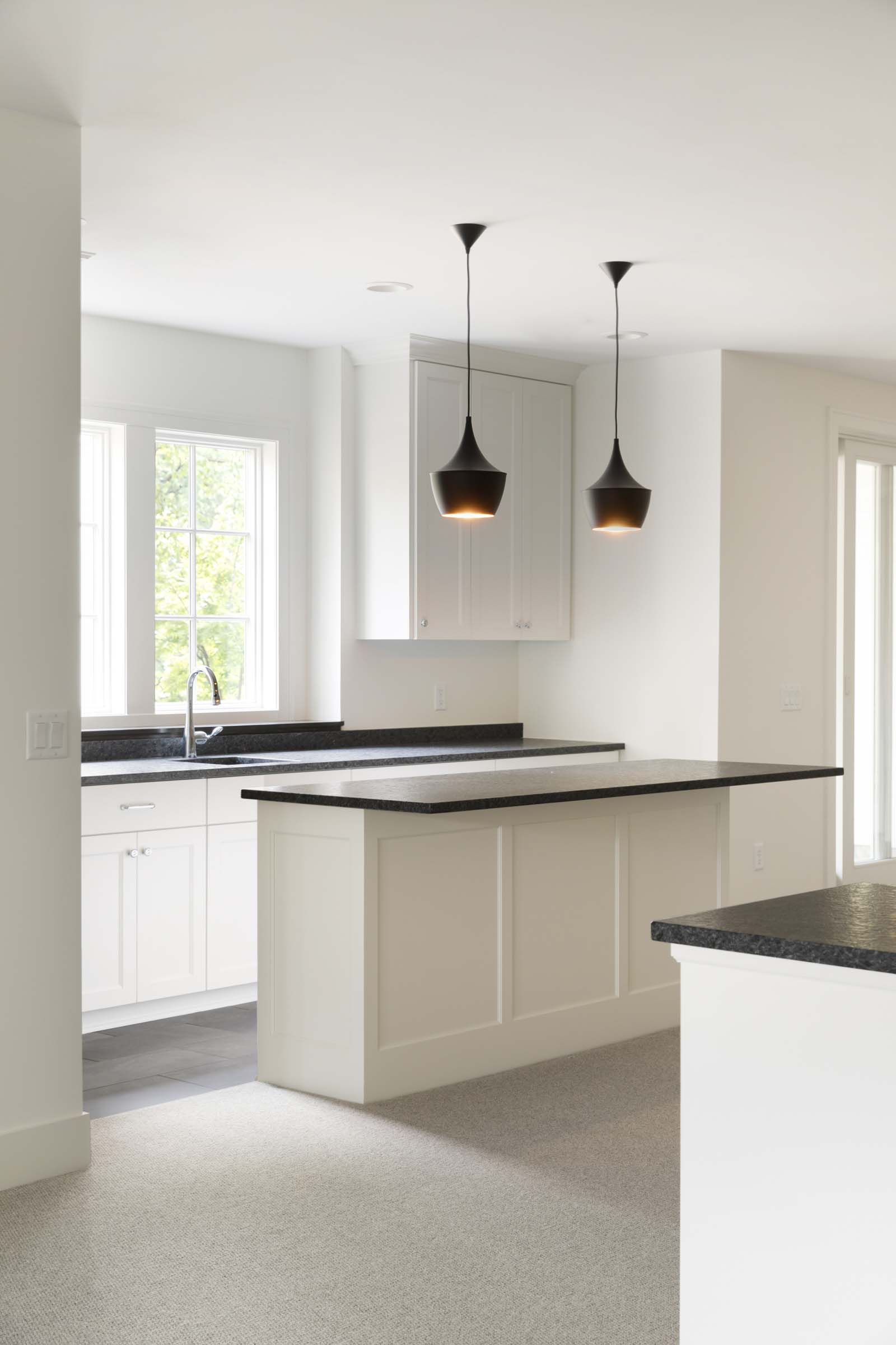 Colonial On The Creek Full Bar with island and custom cabinets