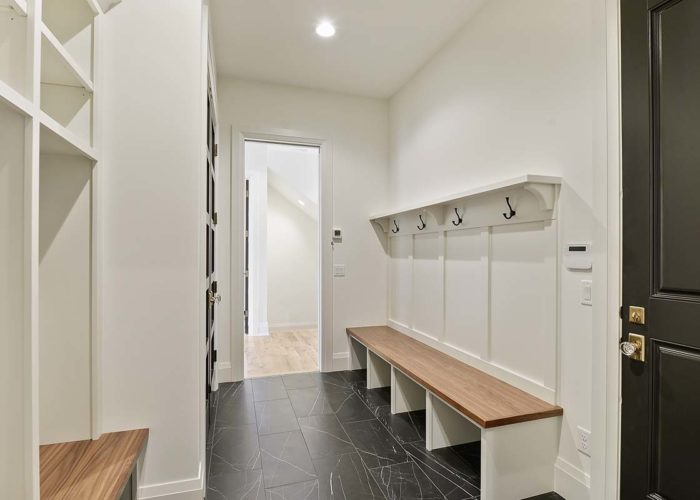Edina Mid Mod Mudroom 002