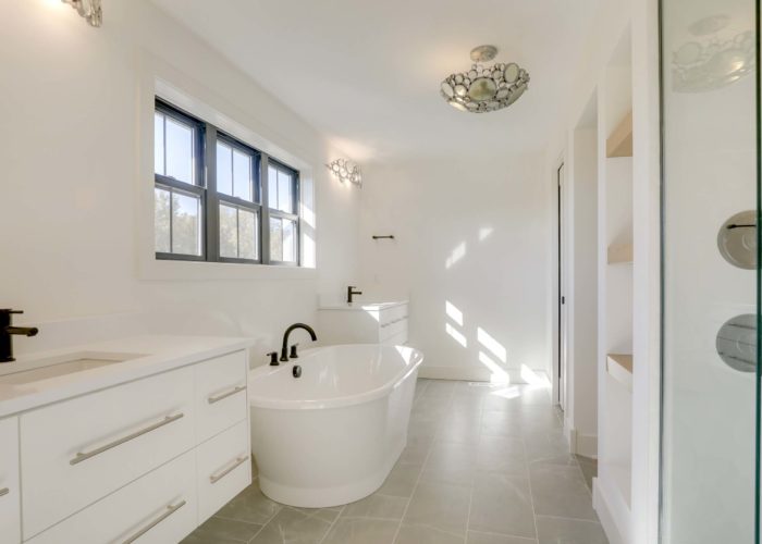 North Oaks Contemporary 93 Owners Bath