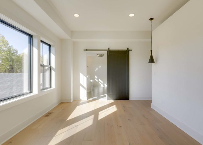 North Oaks Contemporary 93 Owners Suite 001