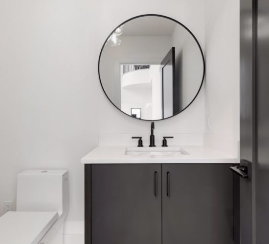 powder bath with foaling vanity